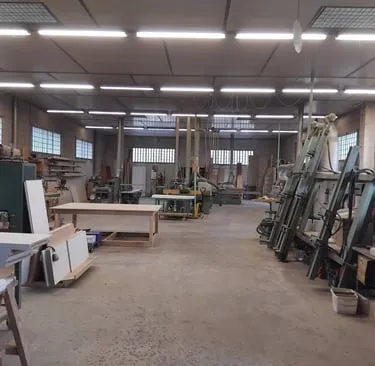 Vue panoramique de l'atelier Atout Bois Condrieu