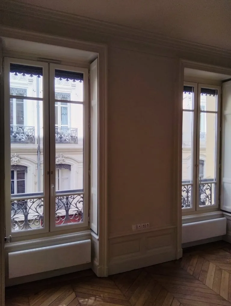 Fenêtres en bois dans appartement haussmannien lyonnais